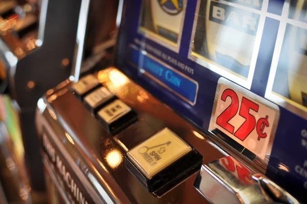 Comparison of slot game themes and features across sri toto portfolio